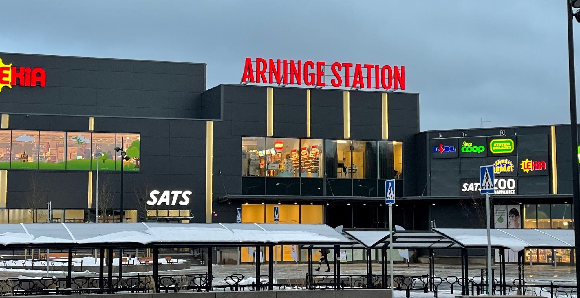 Volymhandel – 17 Butiker, Arninge Station